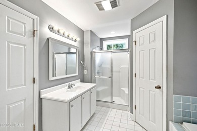 Spacious custom home in the desirable Seabrook Point community - photo 39