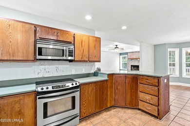 Spacious custom home in the desirable Seabrook Point community - photo 41