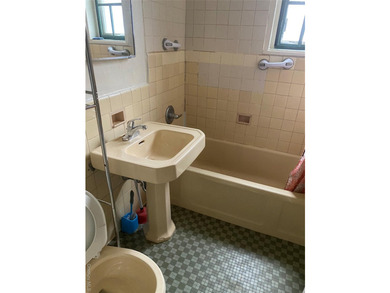 Excellent Location! 1-bedroom Condo on 2nd floormon Charges - photo 3