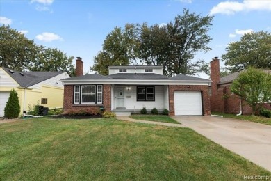 Lake Saint Clair Home Sale Pending in Harper Woods Michigan