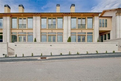 Lake Bennett Condo For Sale in Fayetteville Georgia