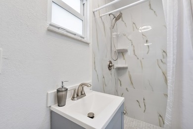 Beautiful and versatile property located in a quiet no-HOA - photo 27