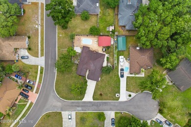 Spacious 3-bedroom, 2-bath home with a 2-car garage on a large - photo 31