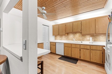 Opportunity Knocks!!! This move-in-ready 2BR/2BA single-story - photo 14