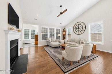 Welcome to this beautifully appointed Brookline model in the - photo 15