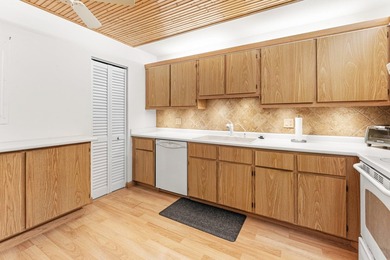 Opportunity Knocks!!! This move-in-ready 2BR/2BA single-story - photo 15