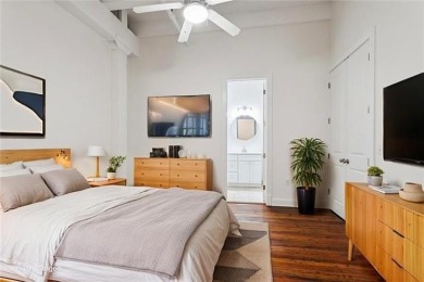Live in the heart of New Orleans' vibrant Warehouse District