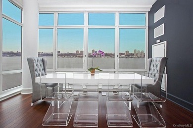 If you love light and views, look no further! This stunning - photo 3