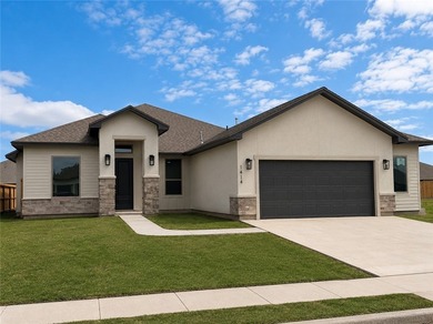 Stunning NEW home Quality Built by Live Oak Custom Homes! - photo 1