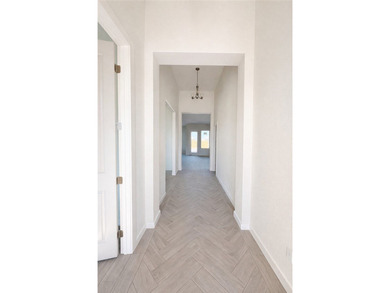 Stunning NEW home Quality Built by Live Oak Custom Homes! - photo 3