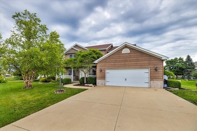 On the water with a fenced backyard and a beautiful pergola - photo 7
