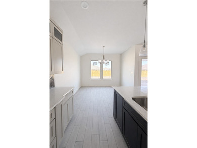 Stunning NEW home Quality Built by Live Oak Custom Homes! - photo 9