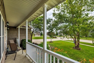 On the water with a fenced backyard and a beautiful pergola - photo 9