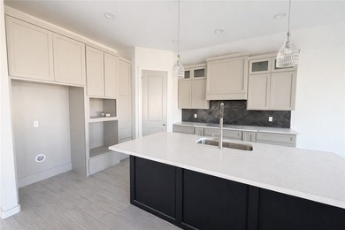 Stunning NEW home Quality Built by Live Oak Custom Homes! - photo 10