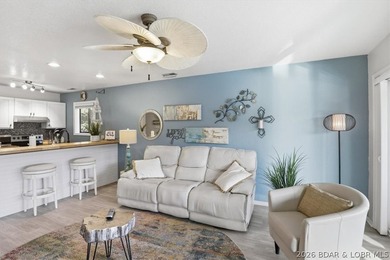 Welcome to lake life made easy! This beautifully updated 2 bed - photo 11