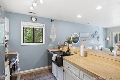Welcome to lake life made easy! This beautifully updated 2 bed - photo 12