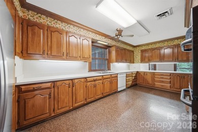 Prestigiously positioned in the heart of Country Club Park, this - photo 14
