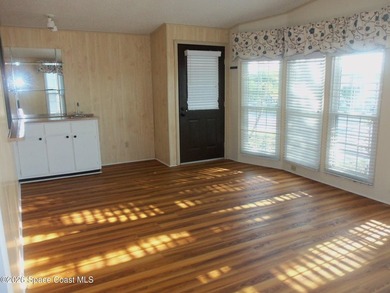 Here is a 24'x60' Jacobsen home located in the Floral section of - photo 7