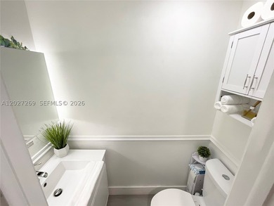 Beautiful & cozy corner townhouse with a tranquil waterfront - photo 22