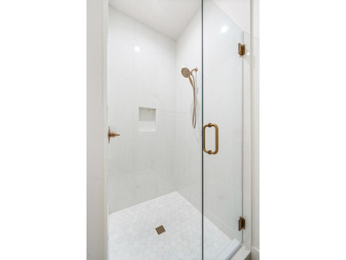 Newly built in Santa Rosa Beach, 35 K Street delivers quality - photo 25