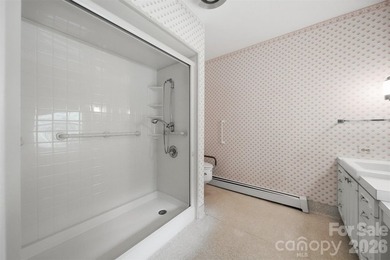 Prestigiously positioned in the heart of Country Club Park, this - photo 33