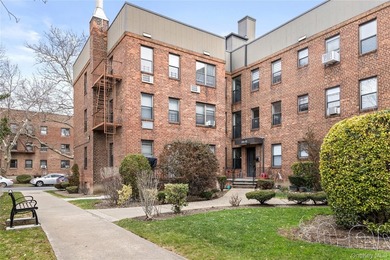 Spacious and well-maintained 1-bedroom, 1-bath co-op in the - photo 1