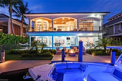 Exquisite waterfront retreat, perfectly positioned to capture - photo 5