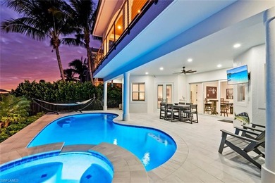 Exquisite waterfront retreat, perfectly positioned to capture - photo 6