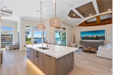 Exquisite waterfront retreat, perfectly positioned to capture - photo 8