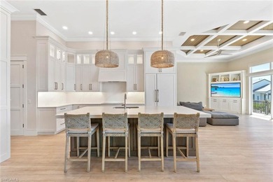 Exquisite waterfront retreat, perfectly positioned to capture - photo 10