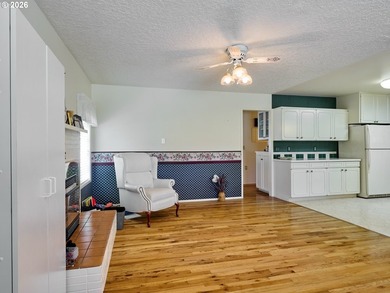 Rare opportunity to own a spacious golf course home on a large - photo 11