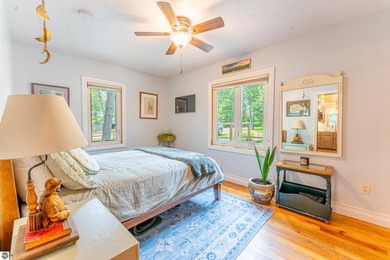 This meticulously maintained 2 bed, 2 bath home is a gem! - photo 11