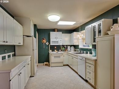 Rare opportunity to own a spacious golf course home on a large - photo 13