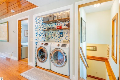 This meticulously maintained 2 bed, 2 bath home is a gem! - photo 13