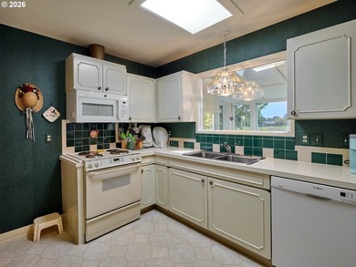 Rare opportunity to own a spacious golf course home on a large - photo 14