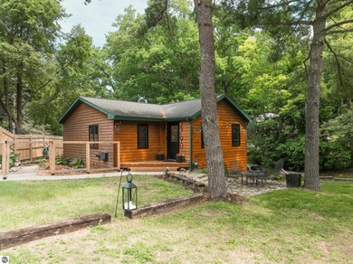 This meticulously maintained 2 bed, 2 bath home is a gem! - photo 17