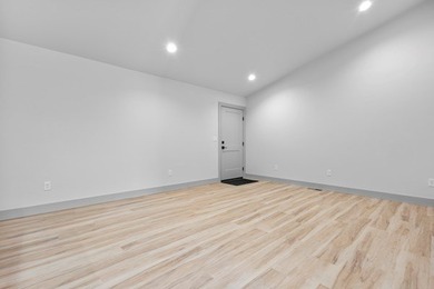 Welcome to Boat House Motor Condos where luxury meets - photo 21