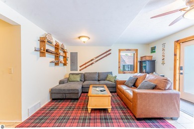 This meticulously maintained 2 bed, 2 bath home is a gem! - photo 21