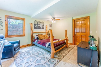 This meticulously maintained 2 bed, 2 bath home is a gem! - photo 23