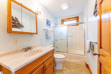 This meticulously maintained 2 bed, 2 bath home is a gem! - photo 25