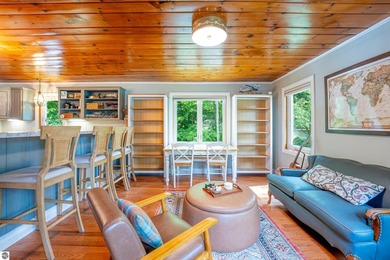 This meticulously maintained 2 bed, 2 bath home is a gem! - photo 29