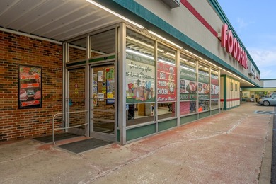 For the first time ever, this well-maintained shopping center is - photo 38