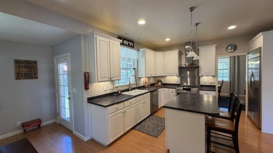 Custom Home on 1.4 Private Acres in the Blue Lake/Glendale Area - photo 6