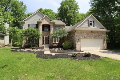 Loon Lake Home For Sale in Wixom Michigan