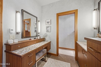 Extraordinarily private and remarkably accessible, this refined - photo 25