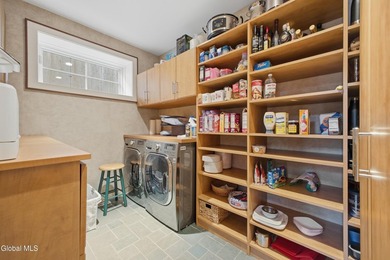 Extraordinarily private and remarkably accessible, this refined - photo 38