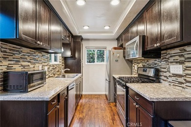 Welcome home to this fully renovated modern mountain retreat - photo 10
