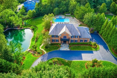 (private lake, pond, creek) Home For Sale in Great Neck New York