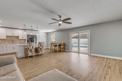 A beautiful 3-bedroom, 2-bathroom home in the heart of Port - photo 11