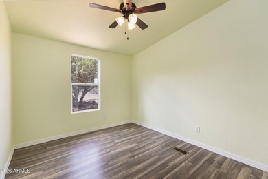 8429 Pinon Drive, Show Low, AZ 85901 - Freshly updated and - photo 13